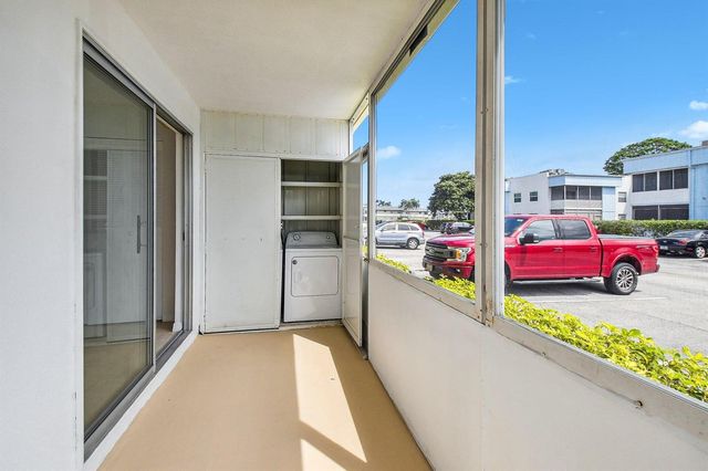 447 Saxony J Way 447-J, Delray Beach, FL 33446