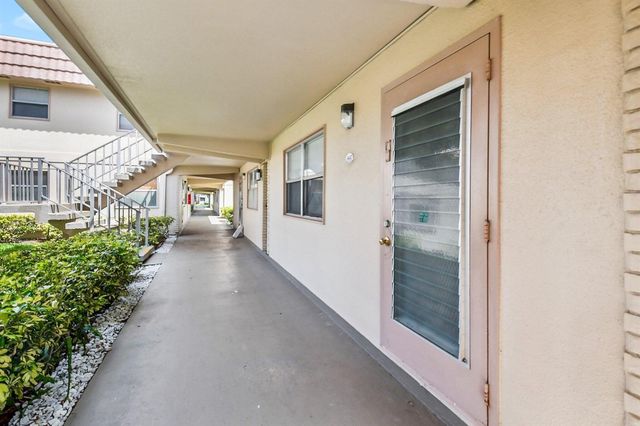 447 Saxony J Way 447-J, Delray Beach, FL 33446