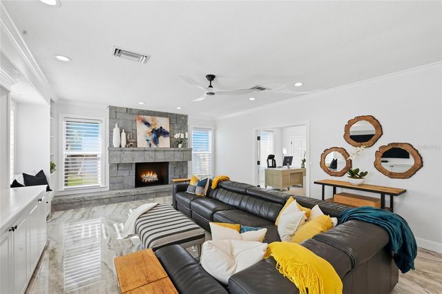 1307 RIVERVIEW CIRCLE, Bradenton, FL 34209