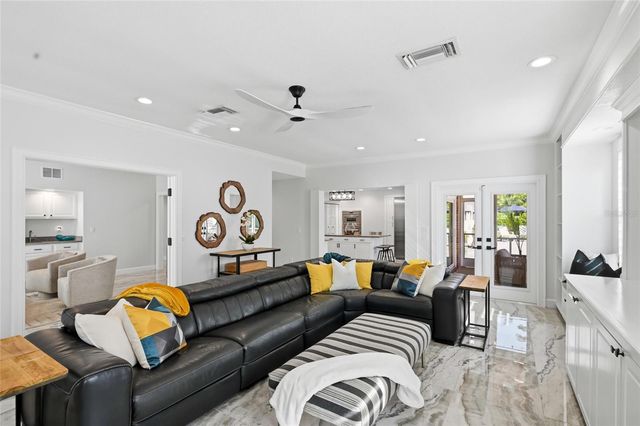 1307 RIVERVIEW CIRCLE, Bradenton, FL 34209