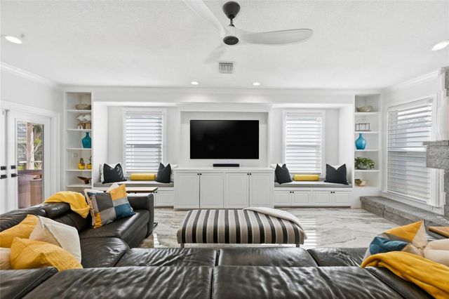 1307 RIVERVIEW CIRCLE, Bradenton, FL 34209