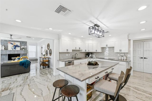 1307 RIVERVIEW CIRCLE, Bradenton, FL 34209