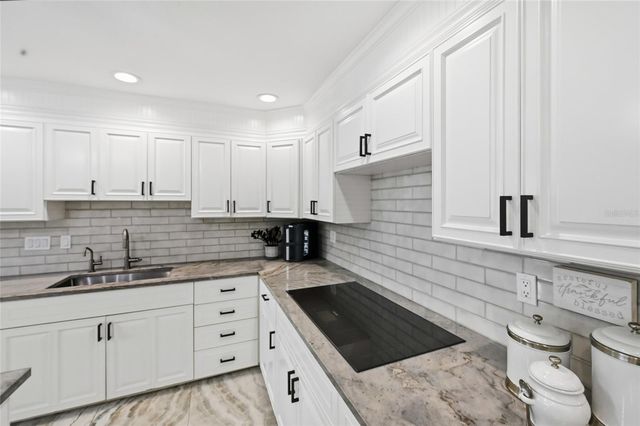 1307 RIVERVIEW CIRCLE, Bradenton, FL 34209