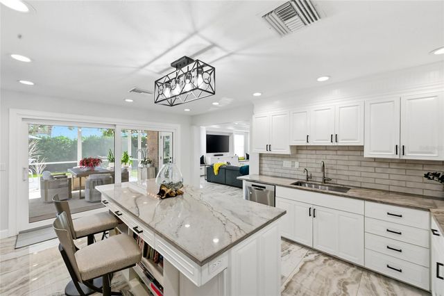 1307 RIVERVIEW CIRCLE, Bradenton, FL 34209