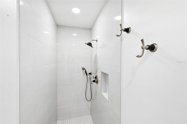 1307 RIVERVIEW CIRCLE, Bradenton, FL 34209