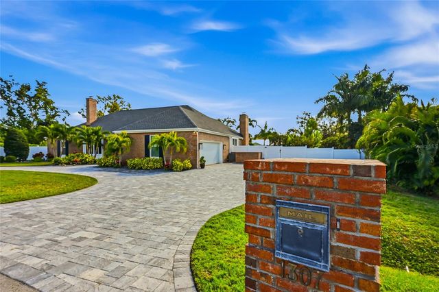 1307 RIVERVIEW CIRCLE, Bradenton, FL 34209