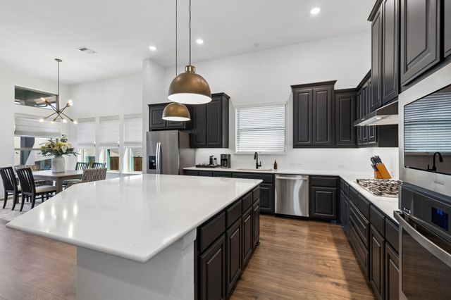 6221 Escarpment Drive, Fort Worth, TX 76112