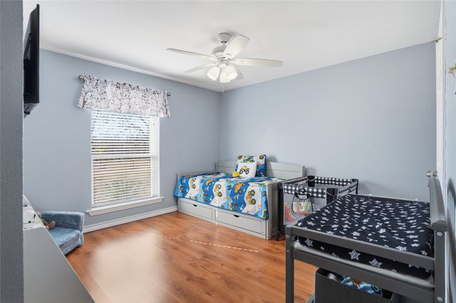 215 Younger Ranch Road, Azle, TX 76020