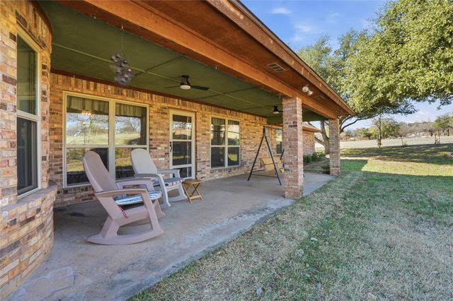 215 Younger Ranch Road, Azle, TX 76020