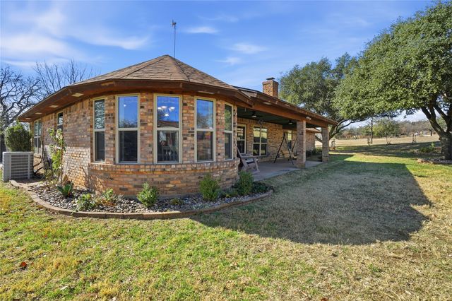 215 Younger Ranch Road, Azle, TX 76020