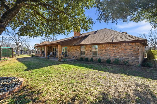 215 Younger Ranch Road, Azle, TX 76020