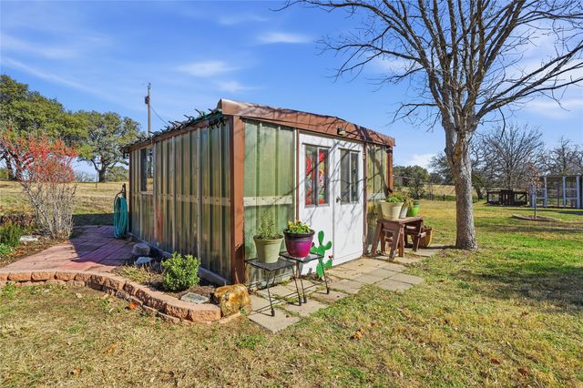 215 Younger Ranch Road, Azle, TX 76020