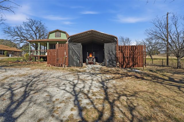 215 Younger Ranch Road, Azle, TX 76020