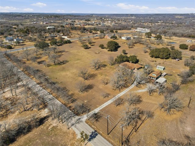 215 Younger Ranch Road, Azle, TX 76020