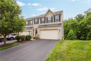98 Kensington Dr, Ohio Twp, PA 15237