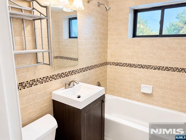 3001 Edwin Avenue 4A, Fort Lee, NJ 07024