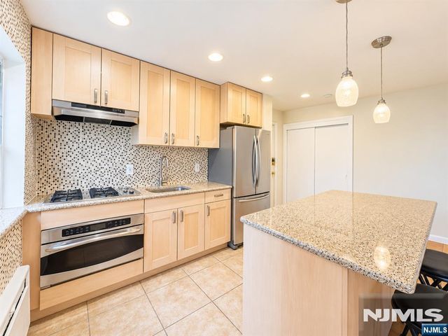 3001 Edwin Avenue 4A, Fort Lee, NJ 07024