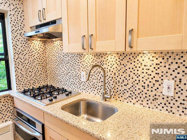3001 Edwin Avenue 4A, Fort Lee, NJ 07024