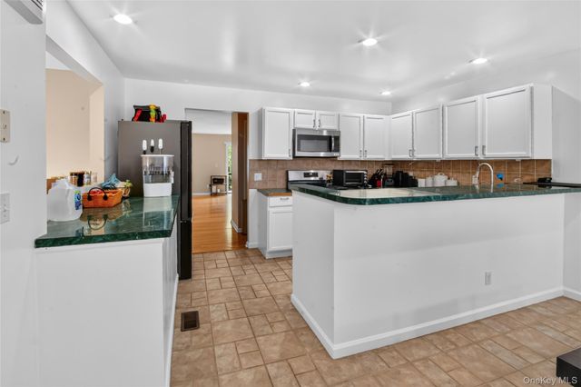 115 Delafield Lane, Newburgh, NY 12550