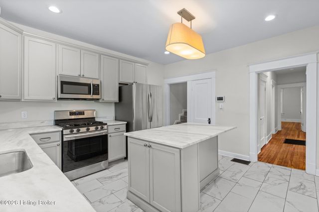 701 Baroness Ave, Louisville, KY 40203