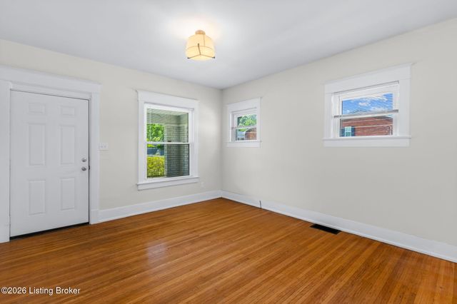 701 Baroness Ave, Louisville, KY 40203