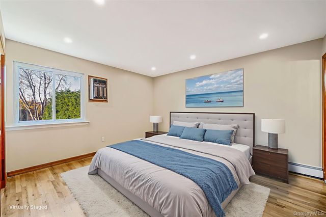 4 Bay Place, Lindenhurst, NY 11757