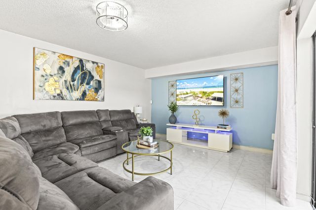 7813 78th Way, West Palm Beach, FL 33407