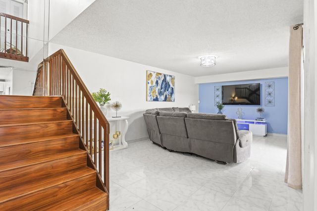7813 78th Way, West Palm Beach, FL 33407