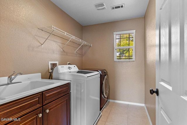 1450 S Green Street, Tehachapi, CA 93561