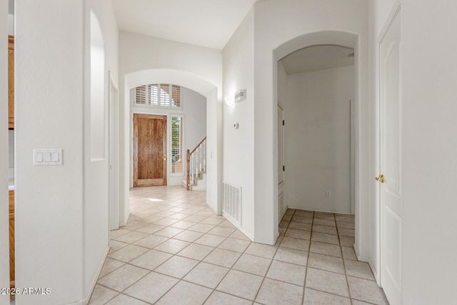 3430 N MOUNTAIN Ridge 13, Mesa, AZ 85207