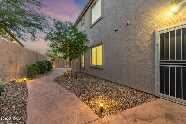 3430 N MOUNTAIN Ridge 13, Mesa, AZ 85207