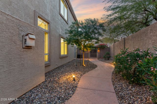 3430 N MOUNTAIN Ridge 13, Mesa, AZ 85207