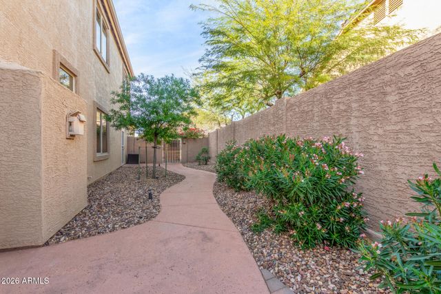 3430 N MOUNTAIN Ridge 13, Mesa, AZ 85207