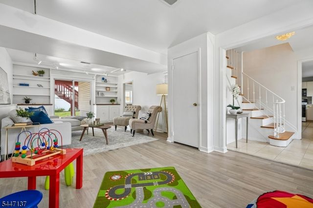 14 Mellon Ave, West Orange Twp., NJ 07052