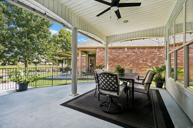 6009 Courtyard Dr, Gonzales, LA 70737