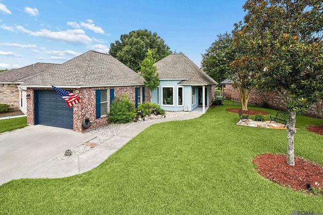 6009 Courtyard Dr, Gonzales, LA 70737