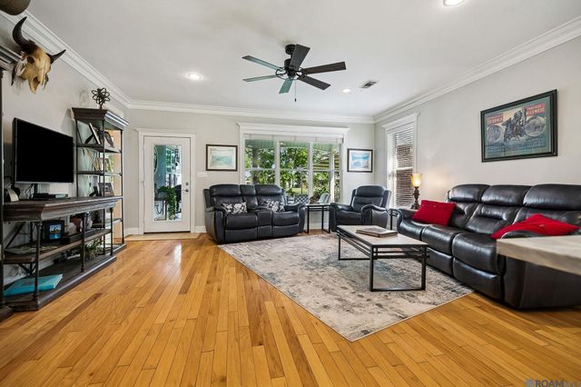 6009 Courtyard Dr, Gonzales, LA 70737