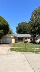 1511 Laurel Lane, Plano, TX 75074