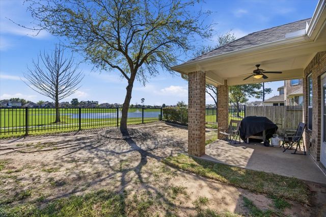 26046 N Kings Mill Lane, Kingwood, TX 77339