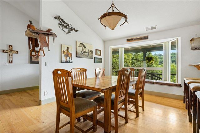 12242 Woodacre Rd, Grass Valley, CA 95949