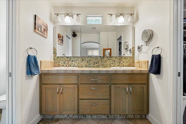 12242 Woodacre Rd, Grass Valley, CA 95949