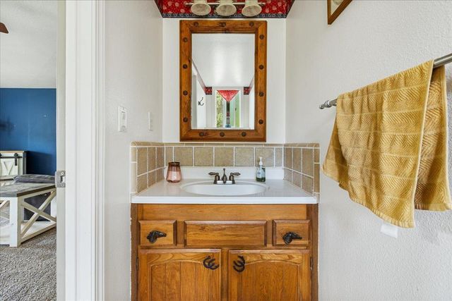 12242 Woodacre Rd, Grass Valley, CA 95949