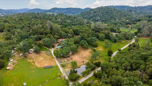 12242 Woodacre Rd, Grass Valley, CA 95949