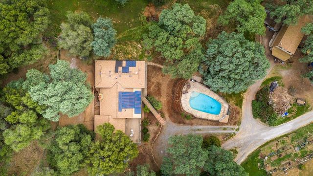 12242 Woodacre Rd, Grass Valley, CA 95949