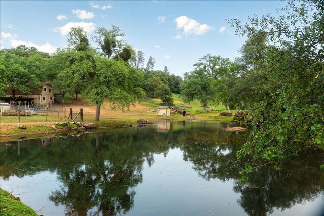 12242 Woodacre Rd, Grass Valley, CA 95949