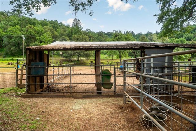 12242 Woodacre Rd, Grass Valley, CA 95949