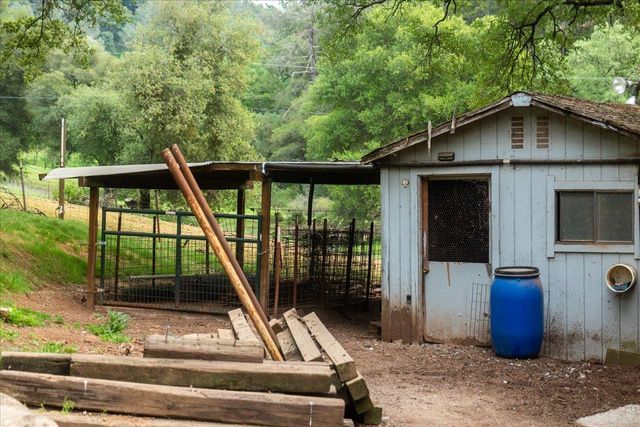 12242 Woodacre Rd, Grass Valley, CA 95949