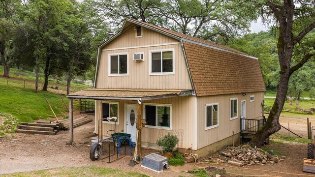 12242 Woodacre Rd, Grass Valley, CA 95949
