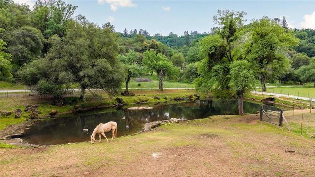 12242 Woodacre Rd, Grass Valley, CA 95949