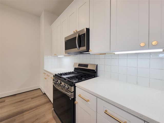 7705 Earl Rudder Way, Houston, TX 77055